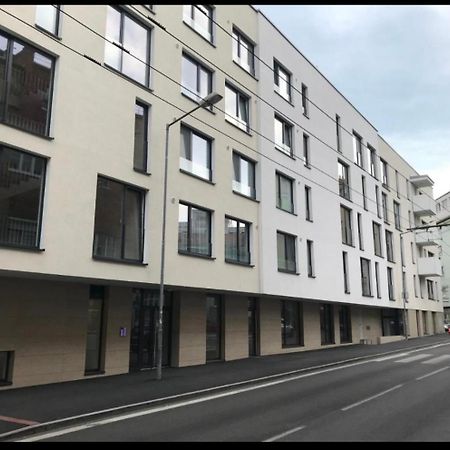 Skau Piano Family & Business Apartment Free Parking براتسيلافا المظهر الخارجي الصورة